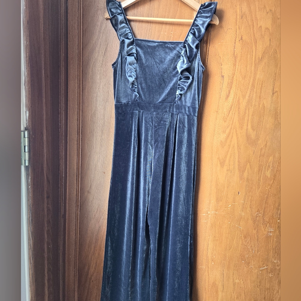 Elegant Velvet Jumpsuit in Gray